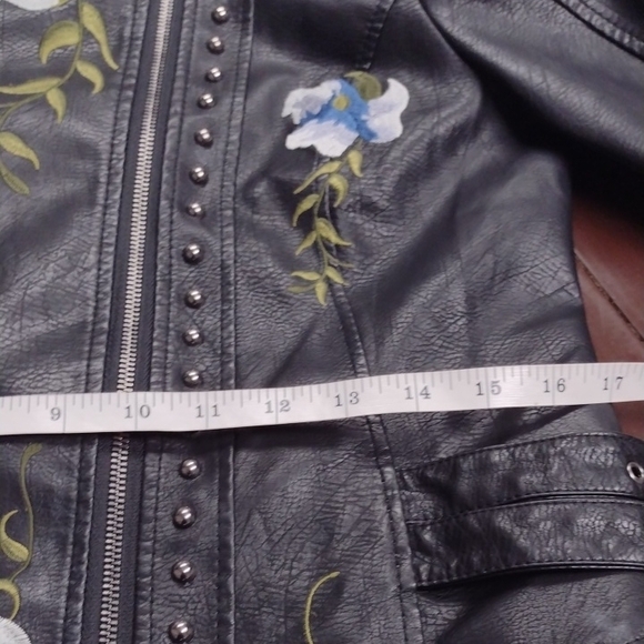 Black Leather Synthetic Motorcycle Jacket with Floral Embroidery - Picture 11 of 16